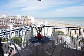 Beautiful Studio With sea View by Beahost Rentals