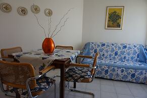 Cosy and Bright Residence With Swimming Pool With sea View by Beahost 