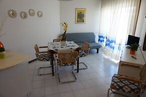 Cosy and Bright Residence With Swimming Pool With sea View by Beahost 