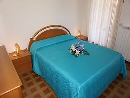 Spectacular Villa on two Floors With Garden and Pool by Beahost Rental