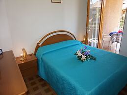 Spectacular Villa on two Floors With Garden and Pool by Beahost Rental