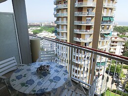 Wonderful Studio With Swimming Pool, Terrace and sea View by Beahost R