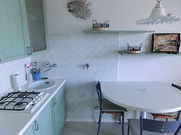 Wonderful Studio With Swimming Pool, Terrace and sea View by Beahost R