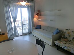 Wonderful Studio With Swimming Pool, Terrace and sea View by Beahost R