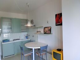 Wonderful Studio With Swimming Pool, Terrace and sea View by Beahost R