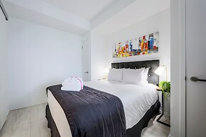 City View High Floor Bay & Gerrard Pet Friendly Condo Walk to Sick Kid