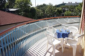 Very Nice Studio on the First Floor With Swimming Pool and sea View by