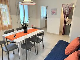 Relax in a Charming Flat With Garden