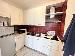 Renovated Flat With Huge Balcony - Beahost