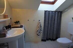 Modern Penthouse on 2 Floors With Terrace and Swimming Pool by Beahost