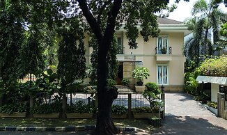 Artotel Casa Hang Tuah