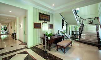 Artotel Casa Hang Tuah