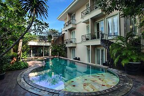 Artotel Casa Hang Tuah