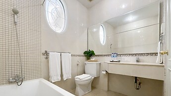 Artotel Casa Hang Tuah