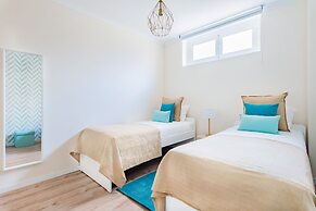 Oeiras Spacious and Modern Flat