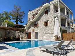 Peacefull Stone-Built Villa