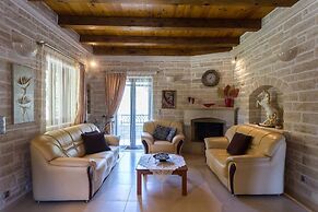 Peacefull Stone-Built Villa