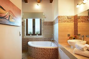 Peacefull Stone-Built Villa