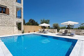 Peacefull Stone-Built Villa