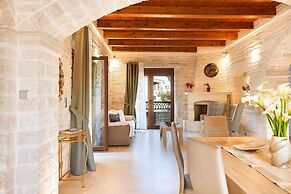 Peacefull Stone-Built Villa