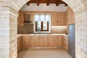 Peacefull Stone-Built Villa