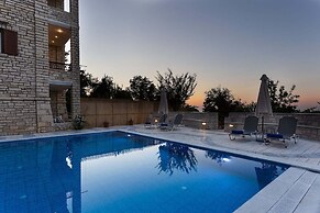 Peacefull Stone-Built Villa