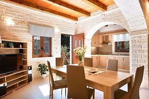 Peacefull Stone-Built Villa