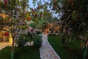 Peacefull Stone-Built Villa