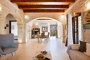 Peacefull Stone-Built Villa