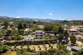 Peacefull Stone-Built Villa