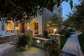 Peacefull Stone-Built Villa