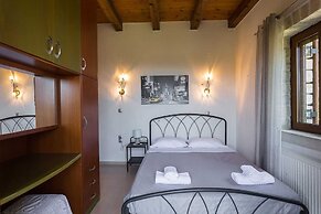 Peacefull Stone-Built Villa