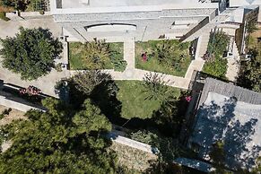 Peacefull Stone-Built Villa