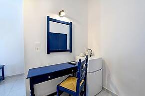 Lunar Santorini Hotel