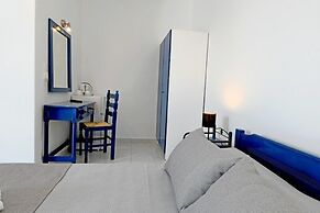 Lunar Santorini Hotel