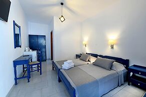 Lunar Santorini Hotel