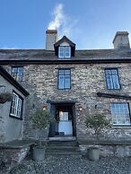Three Cocks Hotel