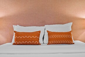 881 Furnished Apartments