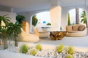 Valentino Luxury Room