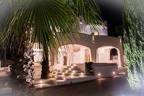 Valentino Luxury Room