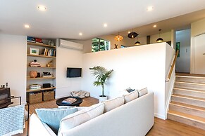 Family Friendly Home with Tree Top Vista