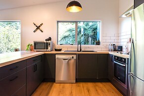 Family Friendly Home with Tree Top Vista