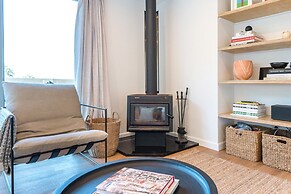 Family Friendly Home with Tree Top Vista