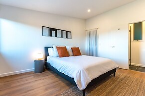 Family Friendly Home with Tree Top Vista