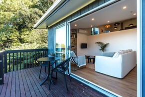 Family Friendly Home with Tree Top Vista