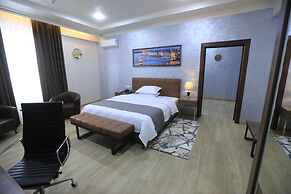 Chinor Hotel