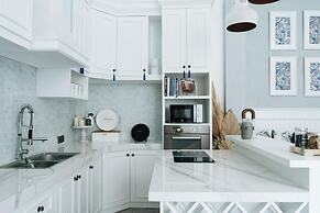 Luxurious 3BR Villa Muzo with Pool by Azure near W