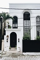 Luxurious 3BR Villa Muzo with Pool by Azure near W