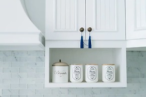 Luxurious 3BR Villa Muzo with Pool by Azure near W