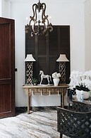 Luxurious 3BR Villa Muzo with Pool by Azure near W